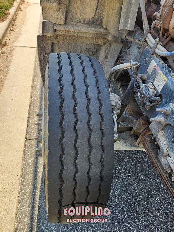 2020 Mack GR64F