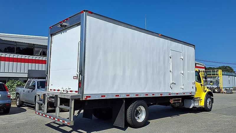 2020 Freightliner M2 106