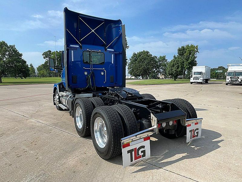 2023 Kenworth T680
