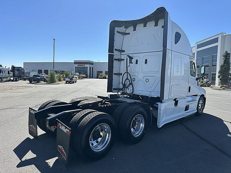 2024 Freightliner PT126SLP