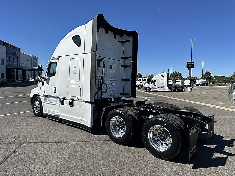2024 Freightliner PT126SLP