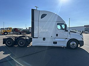2024 Freightliner PT126SLP