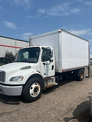 2018 Freightliner M2 106 - Day Cab