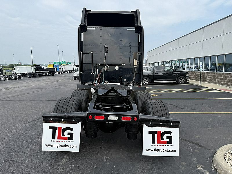 2022 Peterbilt 389