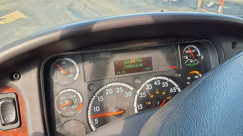 2020 Freightliner M2 106