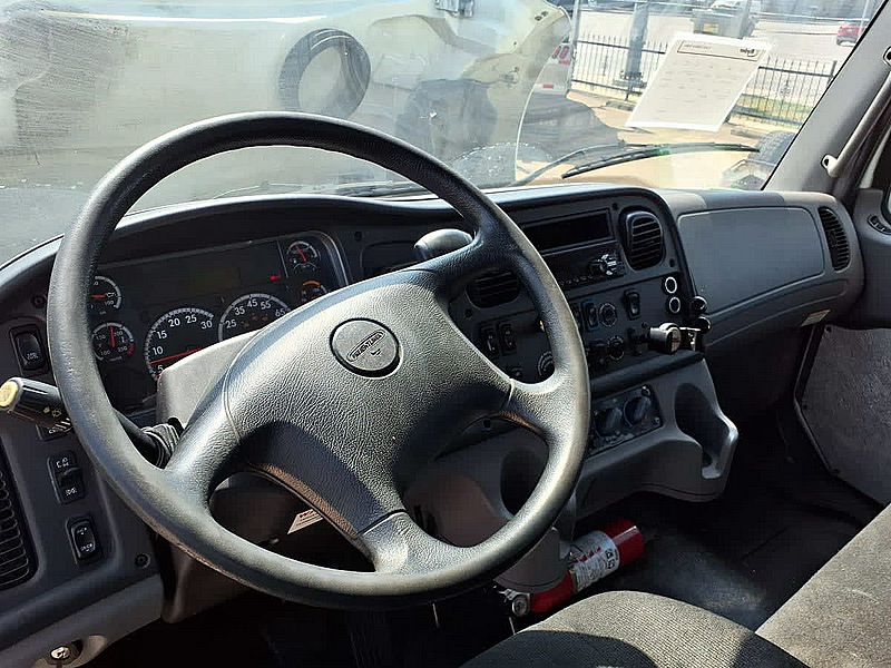 2020 Freightliner M2 106