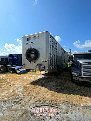 2023 BARRETT PDD53-3 53FT TRI/A LIVESTOCK T - Livestock Trailer