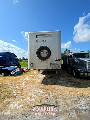 2023 BARRETT PDD53-3 53FT TRI/A LIVESTOCK T - Livestock Trailer