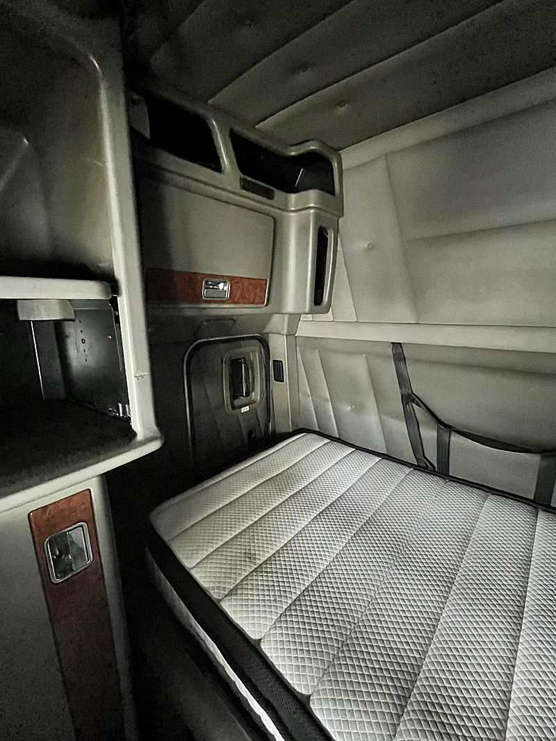 2005 Peterbilt 379