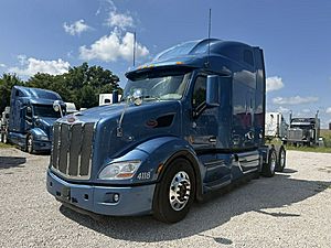 2022 Peterbilt 579 - Sleeper Truck