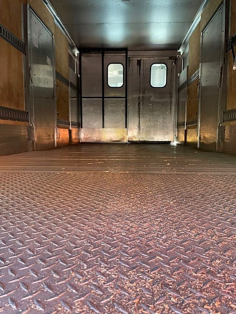 2017 Freightliner MT55