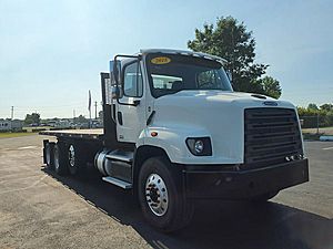 2018 Freightliner 114SD - Day Cab
