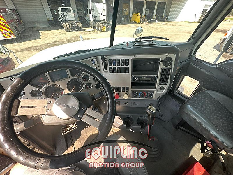 2014 Mack Pinnacle