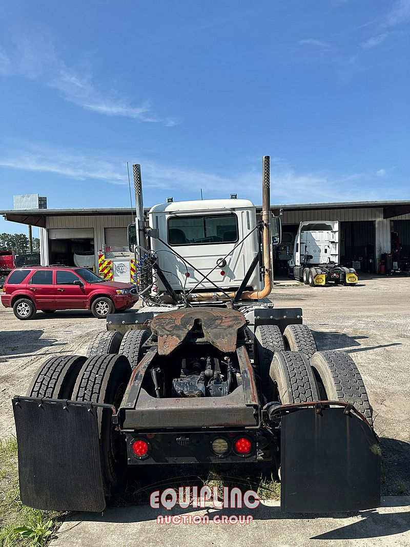 2014 Mack Pinnacle