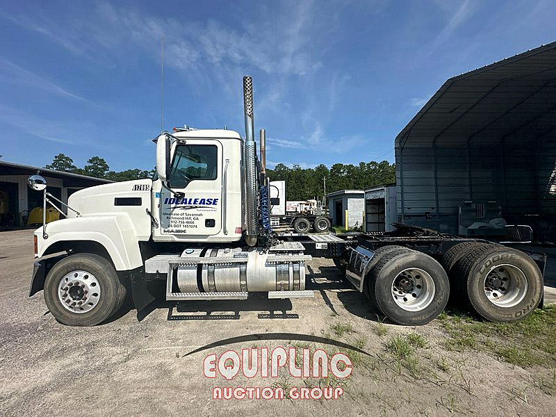 2014 Mack Pinnacle
