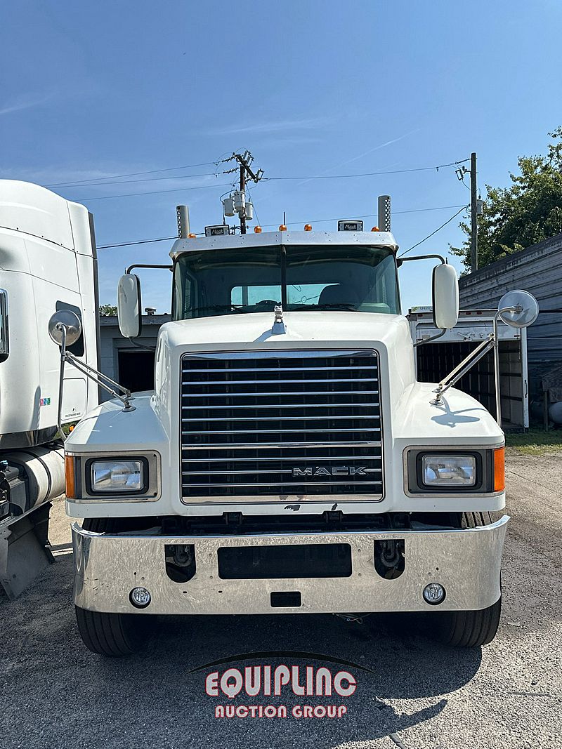 2014 Mack Pinnacle