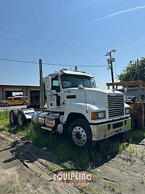 2014 Mack Pinnacle