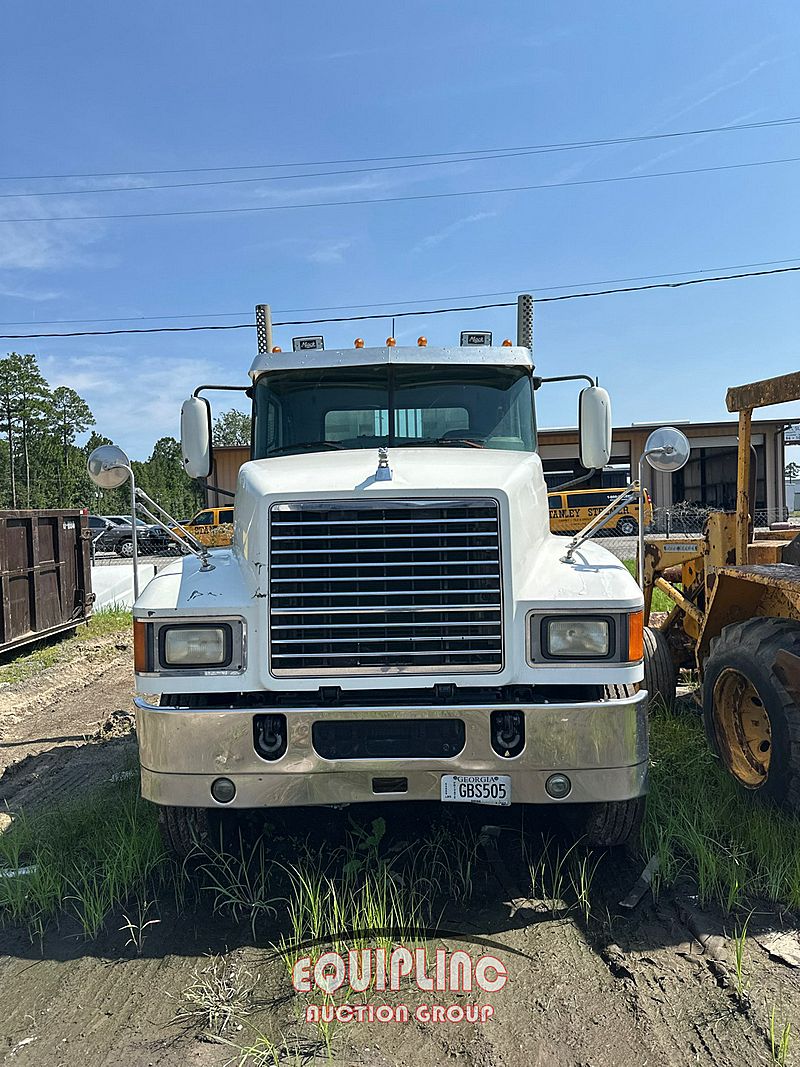 2014 Mack Pinnacle