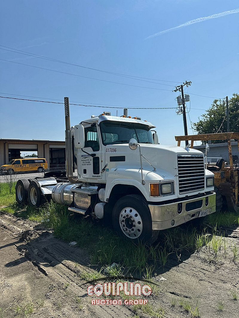 2014 Mack Pinnacle