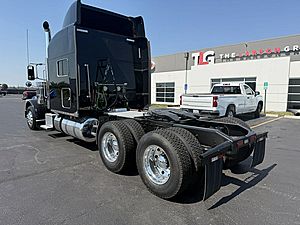 2022 Peterbilt 389 - Sleeper Truck