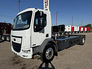 2025 Peterbilt 220EV