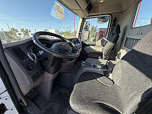 2025 Peterbilt 220EV