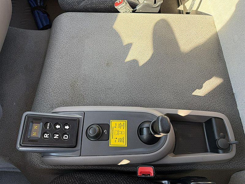 2025 Peterbilt 220EV