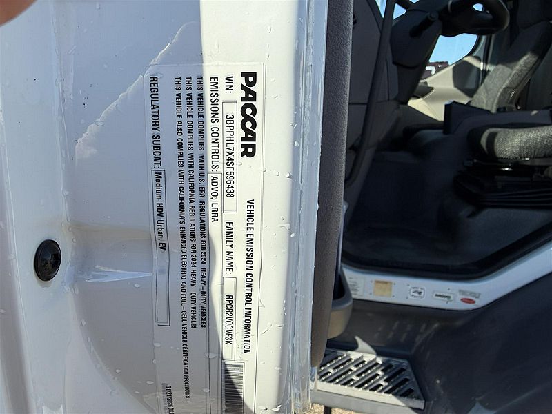 2025 Peterbilt 220EV