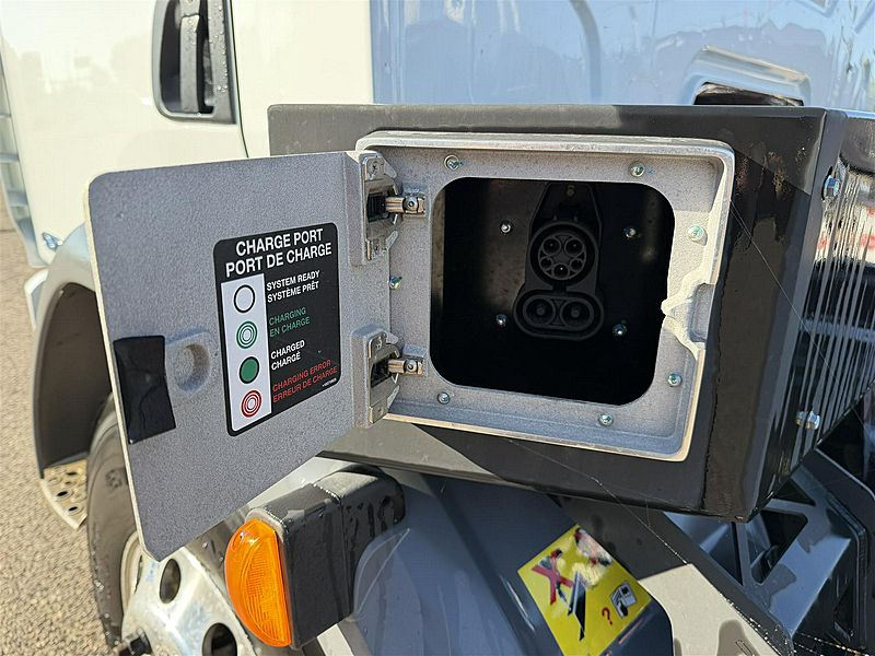2025 Peterbilt 220EV