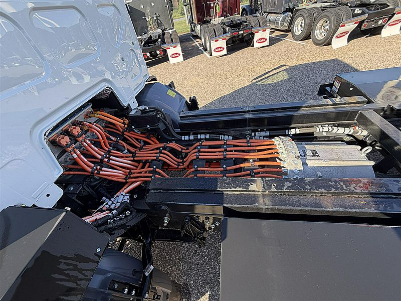 2025 Peterbilt 220EV