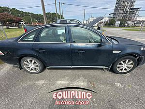 2008 Ford Taurus - Car