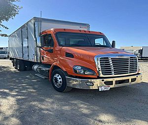 2018 Freightliner CASCADIA  24' V - Box Truck
