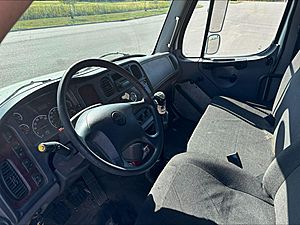 2013 Freightliner M2 106