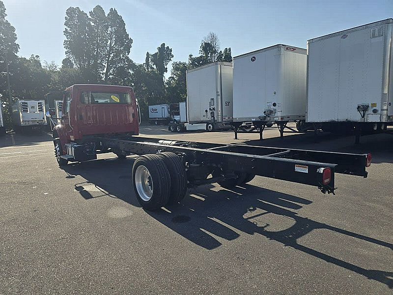 2019 Freightliner M2 106