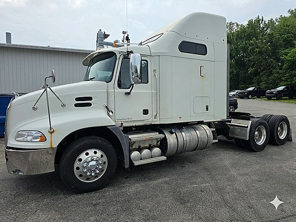 2015 Mack CXU613 - Sleeper Truck