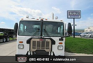 2018 Peterbilt 520 - Refuse Truck
