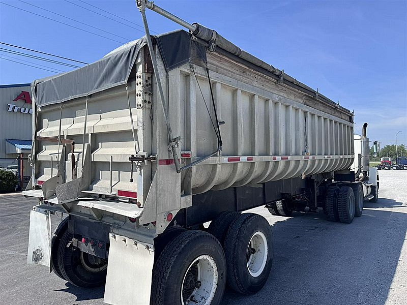 1977 Hobbs 28' Frame Dump