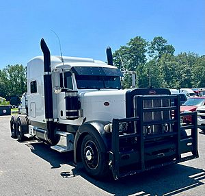 2006 Peterbilt 379 - Sleeper Truck