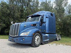 2022 Peterbilt 579 - Sleeper Truck