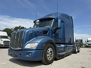2022 Peterbilt 579 - Sleeper Truck