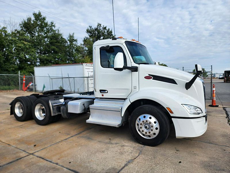 2023 Peterbilt 579