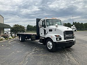 2021 Mack MD642 - Box Truck