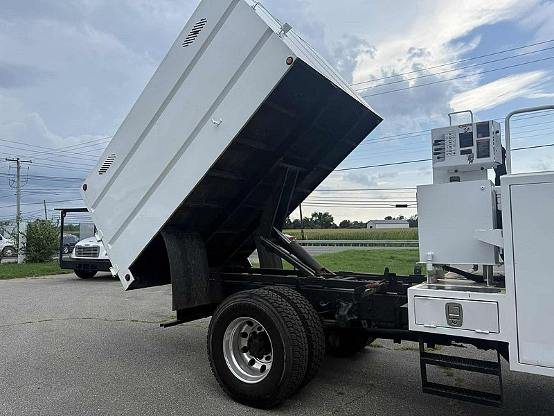 2014 Freightliner M2