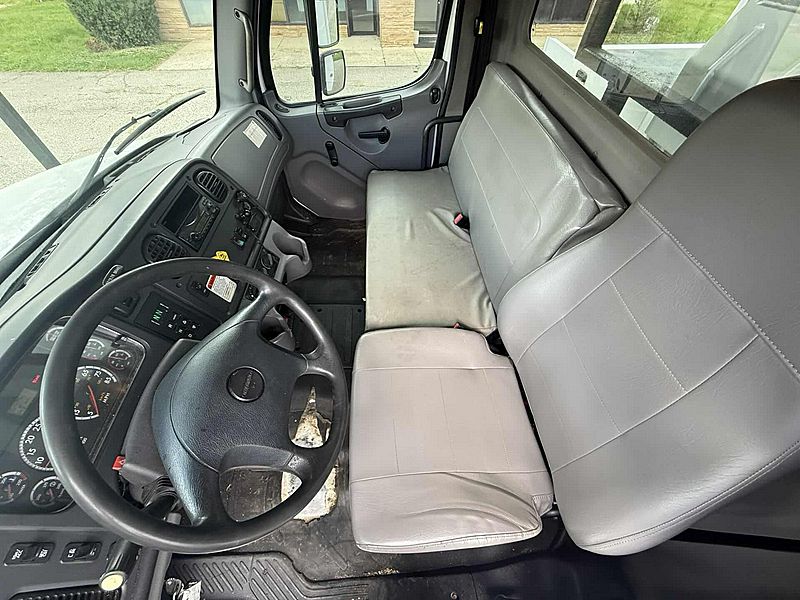 2014 Freightliner M2