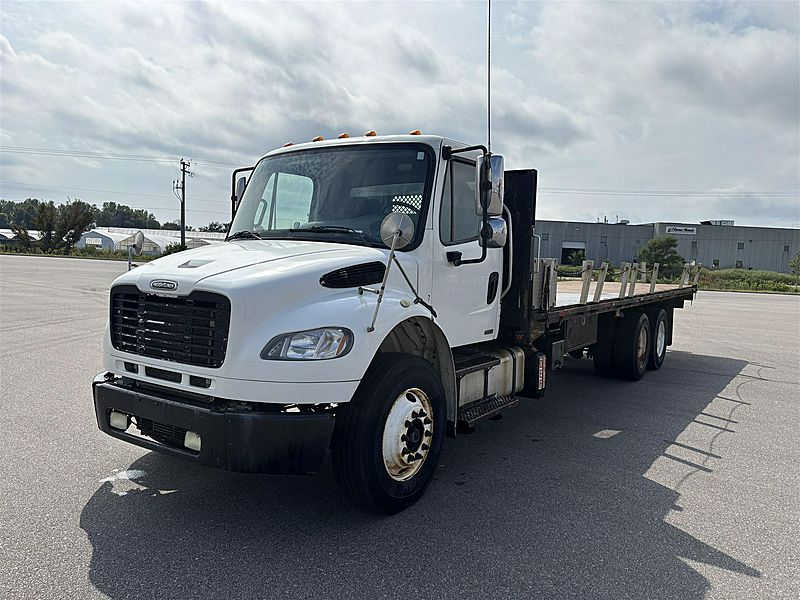 2012 Freightliner M2 106