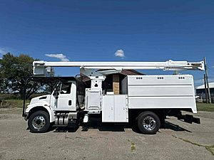 2015 International DuraStar 4300 - Bucket Truck