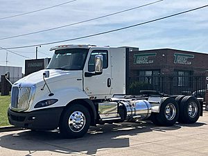 2021 International RH613 - Daycab