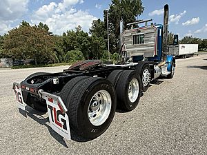 2025 Peterbilt 567