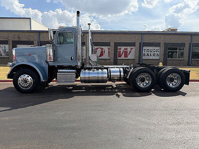 2019 Peterbilt 389
