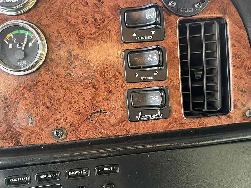 2005 Peterbilt 379